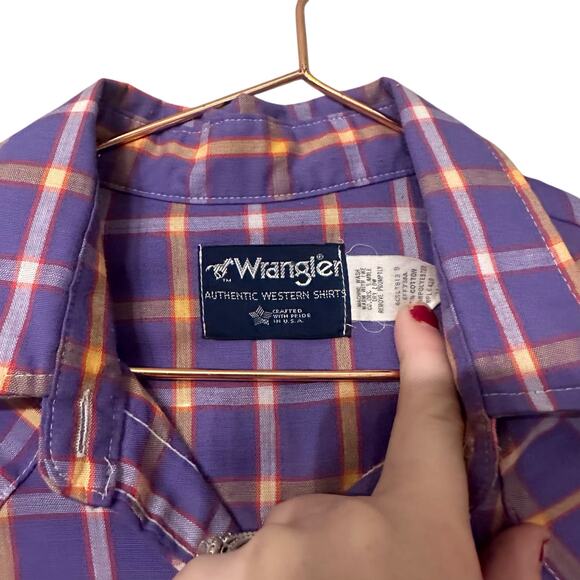 Wrangler pearl snap purple plaid top size medium - Picture 2 of 5